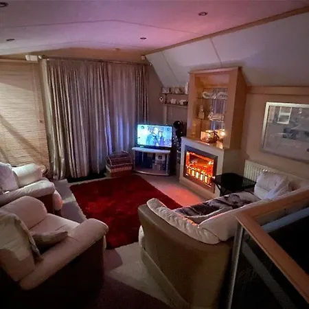 بيت للعطل Coastal Retreat At Cayton Bay