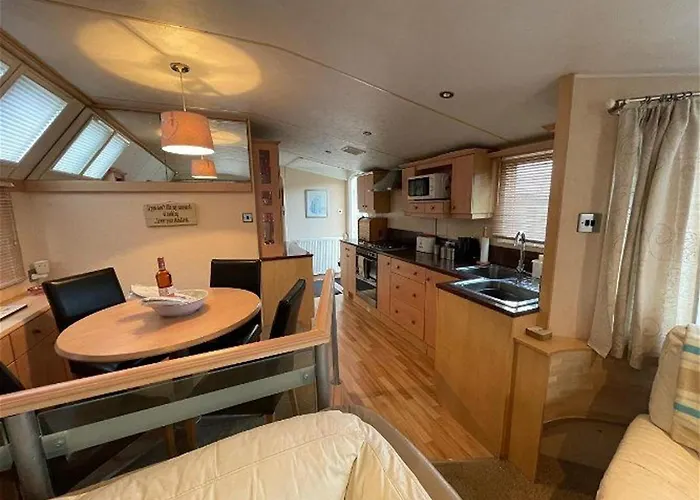 Coastal Retreat At Cayton Bay