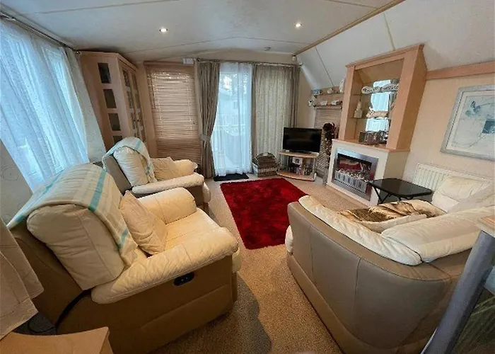 Coastal Retreat At Cayton Bay