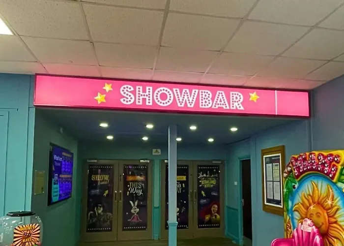 Coastal Retreat At Cayton Bay *